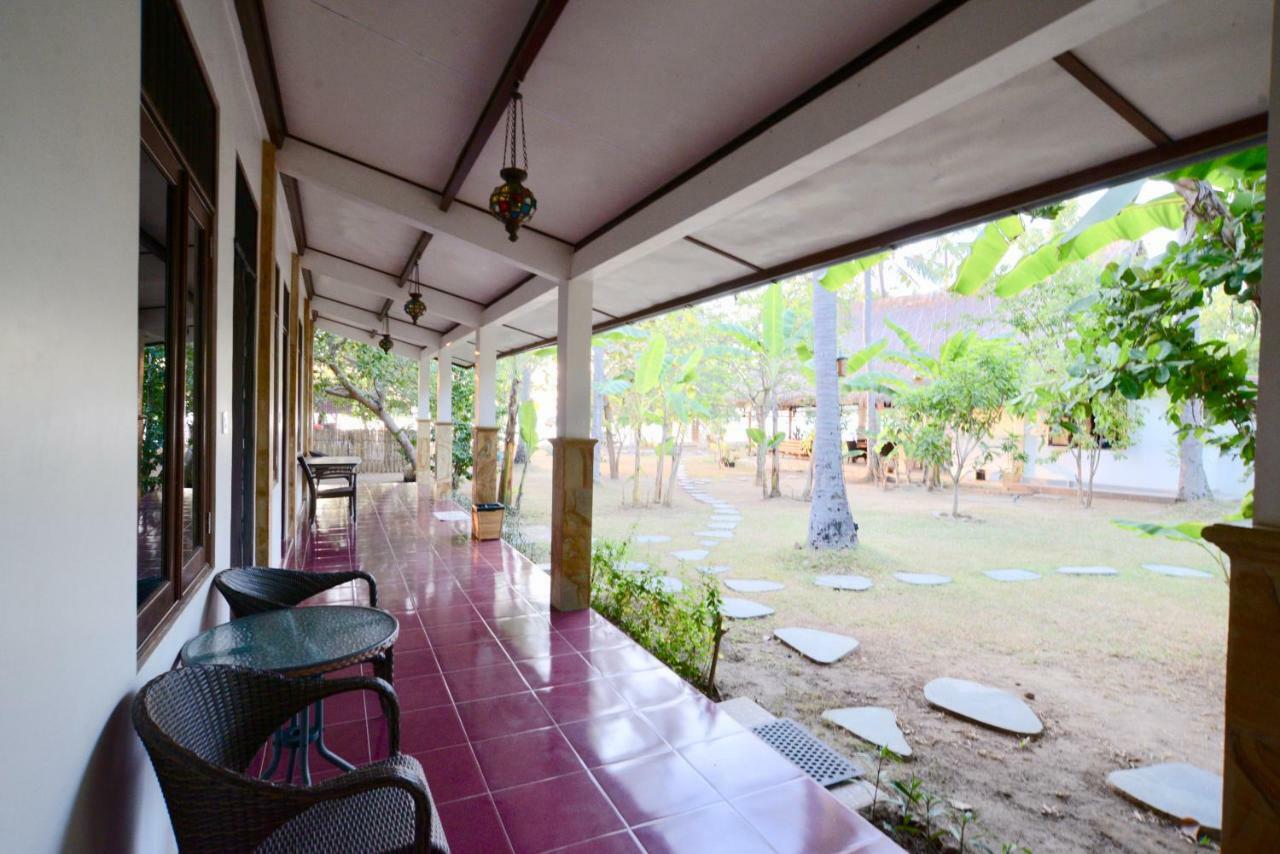 The Papalagi Resort Gili Gede Exterior foto